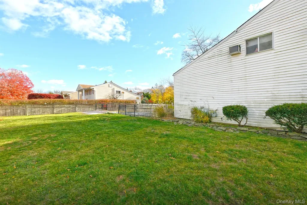 22 Suttonwood Drive Commack NY 11725