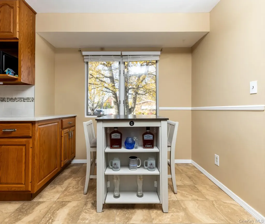 16 E Hill Drive Smithtown NY 11787