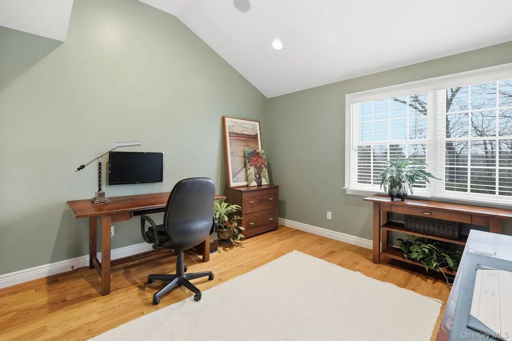 25 Andrea Lane Scarsdale NY 10583