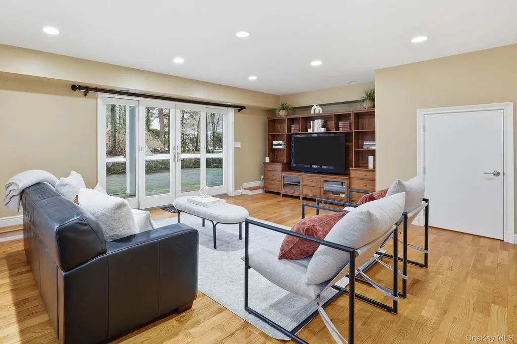 25 Andrea Lane Scarsdale NY 10583