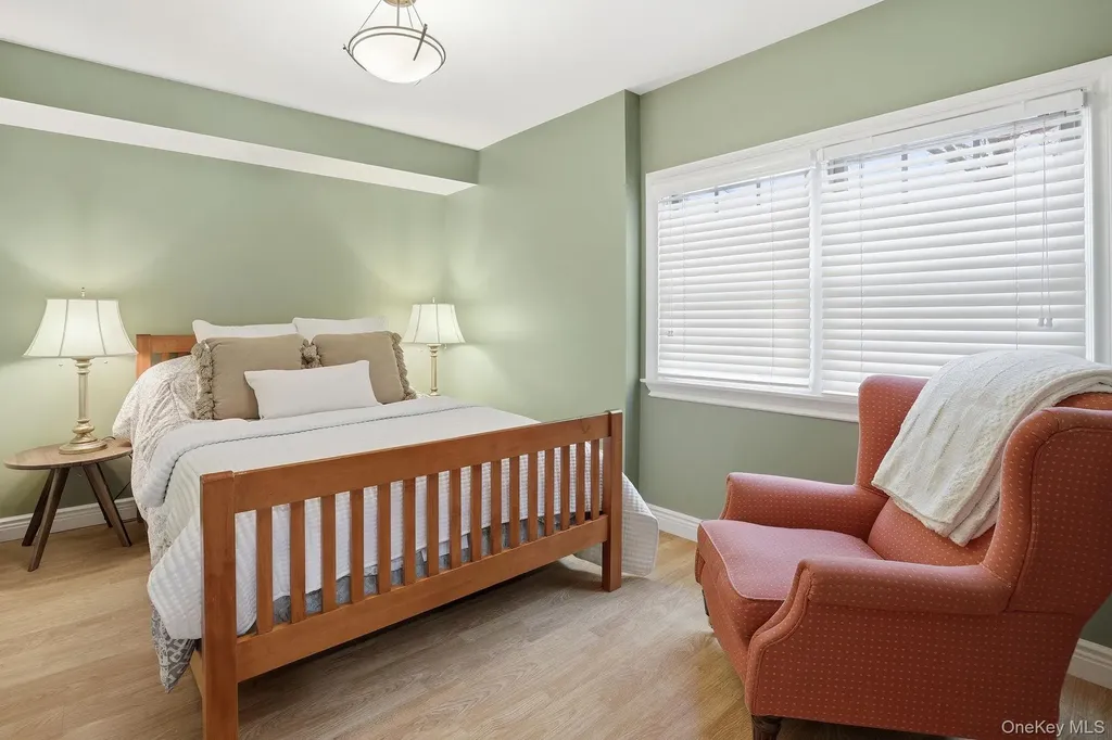 25 Andrea Lane Scarsdale NY 10583