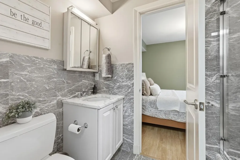 25 Andrea Lane Scarsdale NY 10583