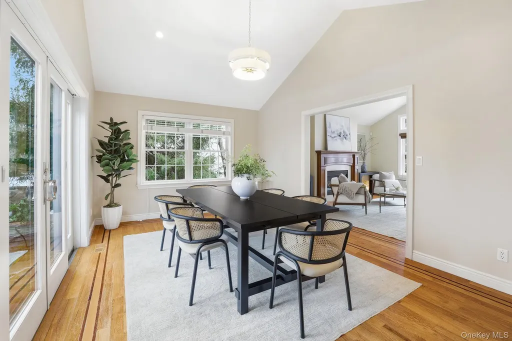25 Andrea Lane Scarsdale NY 10583