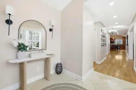 25 Andrea Lane Scarsdale NY 10583