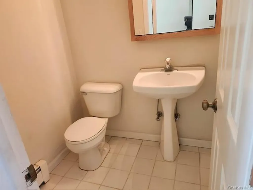 4 Gatz Road Riverhead NY 11901