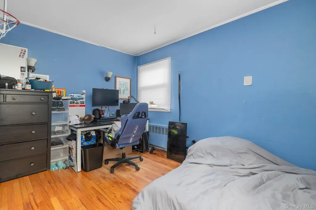 208 Island Parkway W Island Park NY 11558
