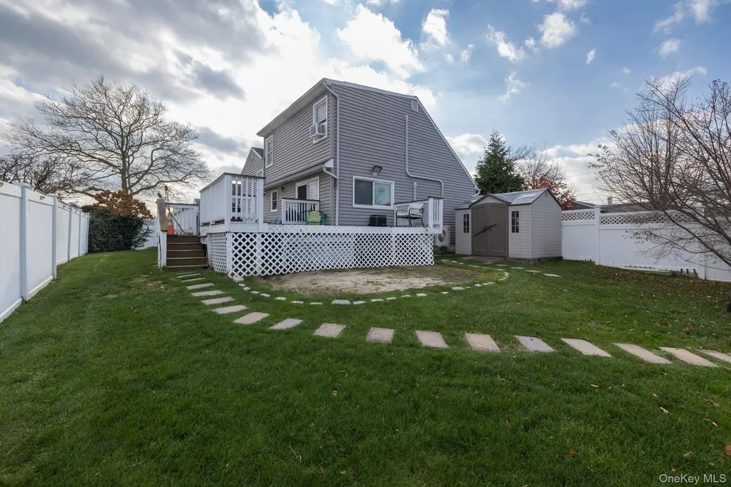 208 Island Parkway W Island Park NY 11558