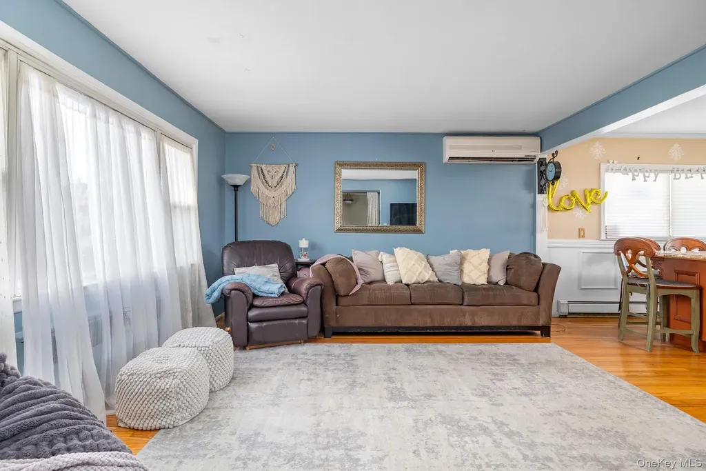 208 Island Parkway W Island Park NY 11558