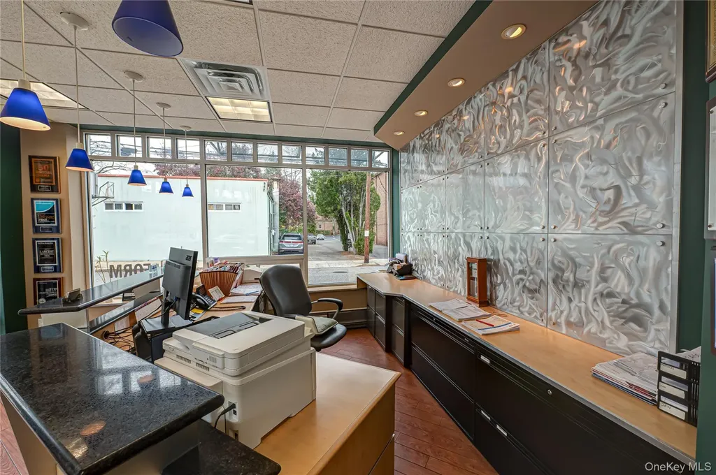 159 Broadway Amityville NY 11701