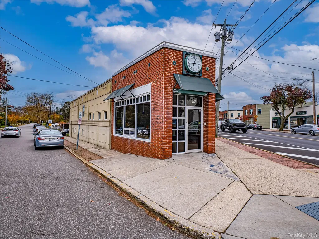 159 Broadway Amityville NY 11701