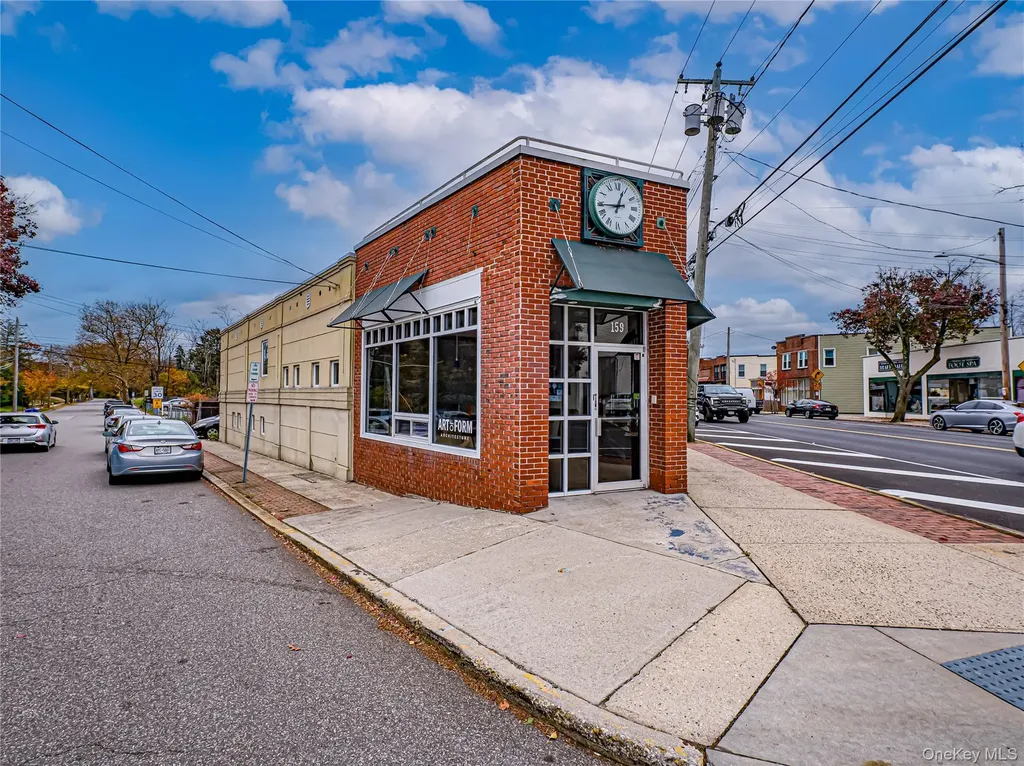 159 Broadway Amityville NY 11701