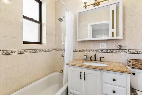 11 Alden Road Larchmont NY 10538