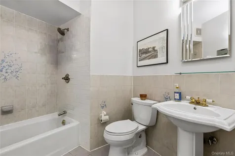 11 Alden Road Larchmont NY 10538