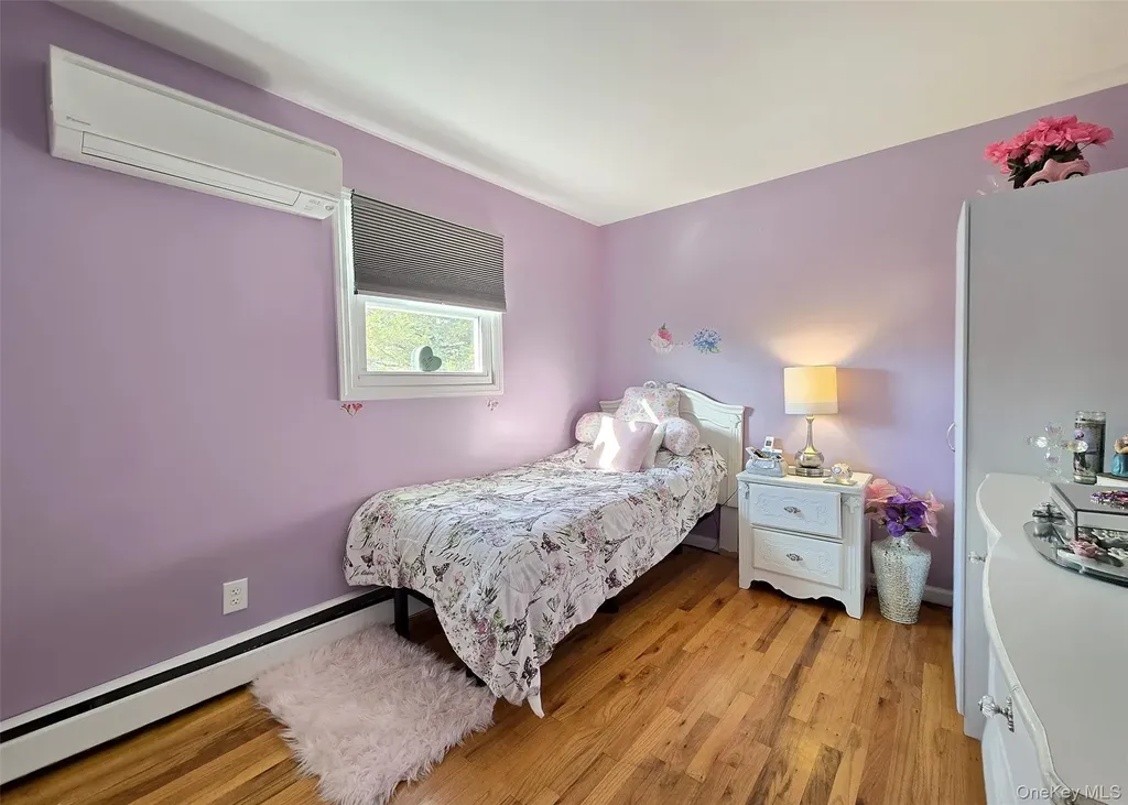 430 Heathcote Road Lindenhurst NY 11757