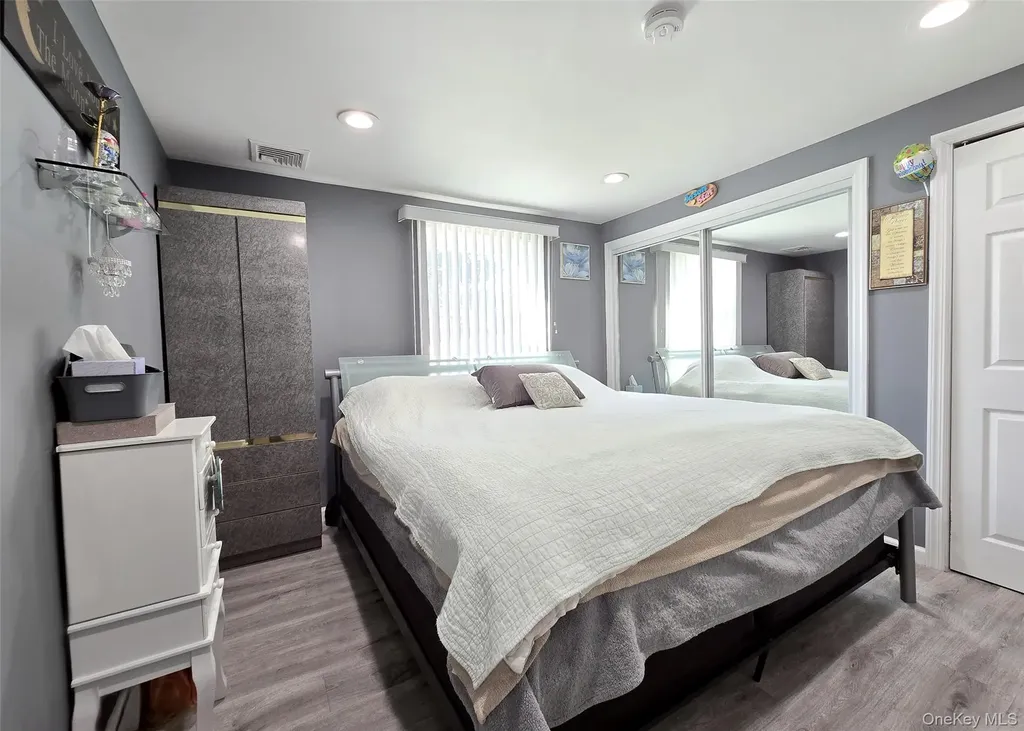430 Heathcote Road Lindenhurst NY 11757