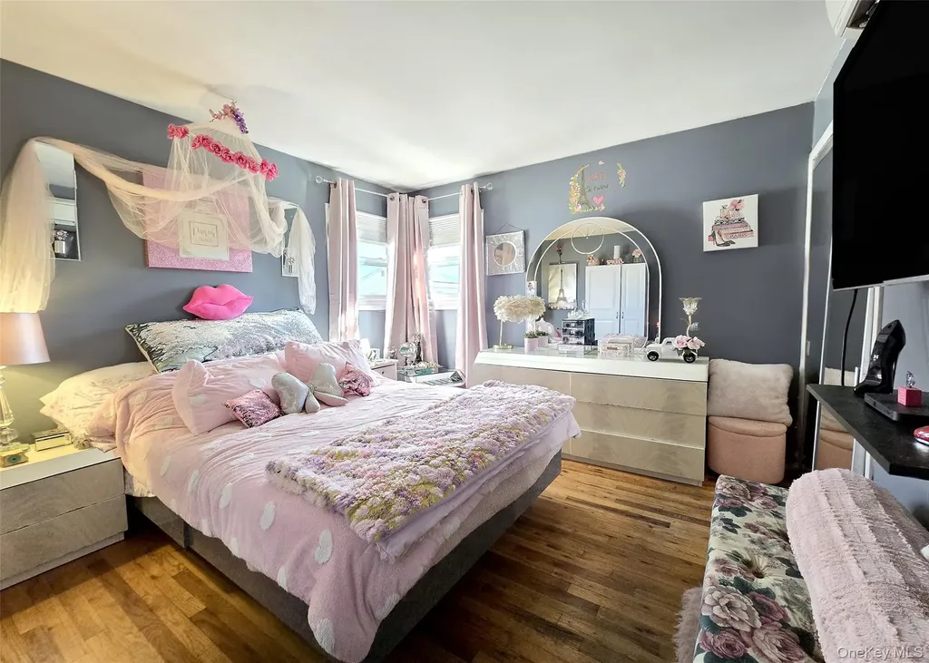 430 Heathcote Road Lindenhurst NY 11757