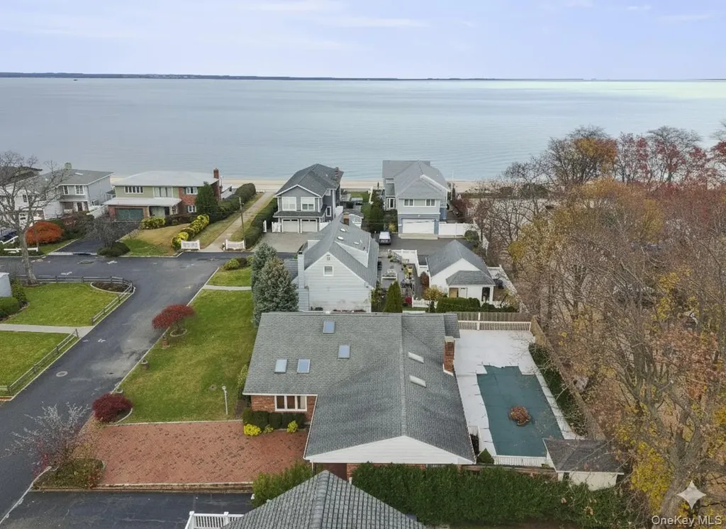9 Oak Shore Drive Bayville NY 11709