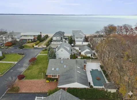 9 Oak Shore Drive Bayville NY 11709
