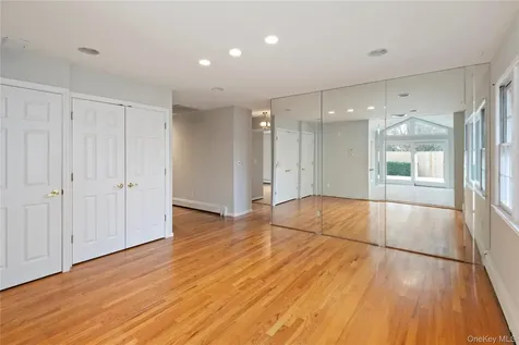 9 Oak Shore Drive Bayville NY 11709