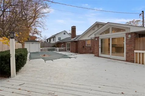 9 Oak Shore Drive Bayville NY 11709
