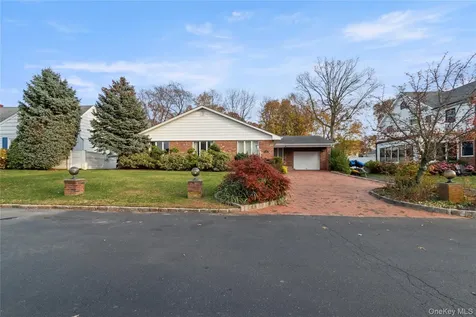9 Oak Shore Drive Bayville NY 11709