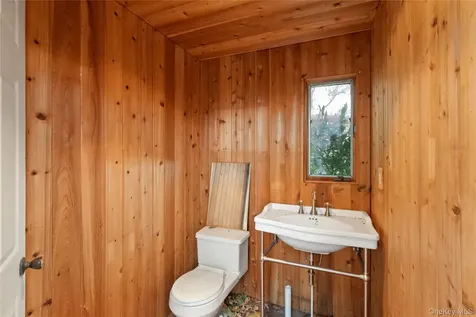 9 Oak Shore Drive Bayville NY 11709