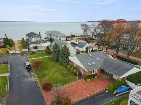 9 Oak Shore Drive Bayville NY 11709