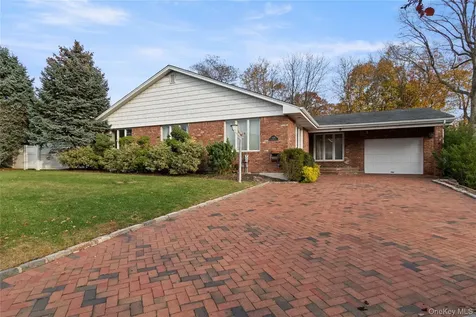 9 Oak Shore Drive Bayville NY 11709