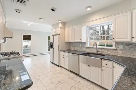 9 Oak Shore Drive Bayville NY 11709