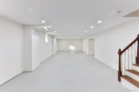 65 Red Oak Lane Mount Kisco NY 10549