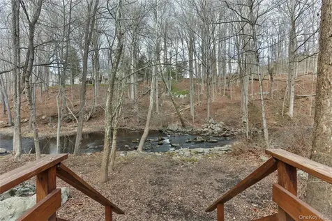 65 Red Oak Lane Mount Kisco NY 10549