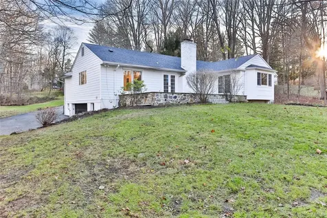 65 Red Oak Lane Mount Kisco NY 10549