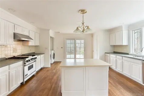 65 Red Oak Lane Mount Kisco NY 10549
