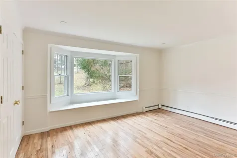 65 Red Oak Lane Mount Kisco NY 10549