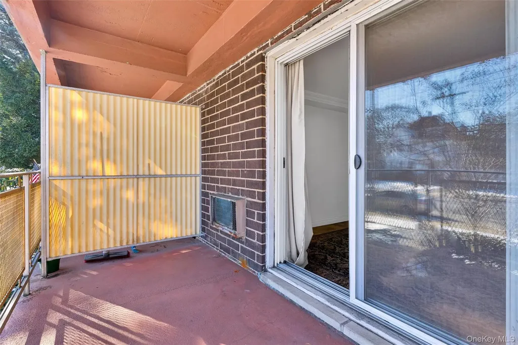 157 Hempstead Avenue Lynbrook NY 11563