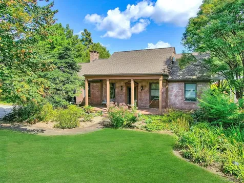 104 N Garden Drive Pawling NY 12564