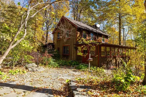 104 N Garden Drive Pawling NY 12564