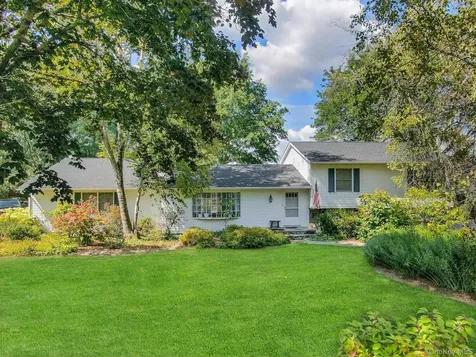 104 N Garden Drive Pawling NY 12564