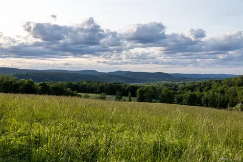 104 N Garden Drive Pawling NY 12564