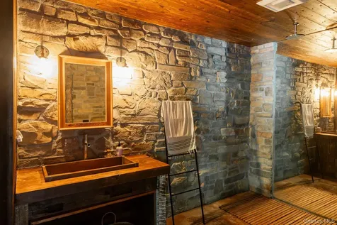 4-6 Old Primrose Hill Road Rhinebeck NY 12572