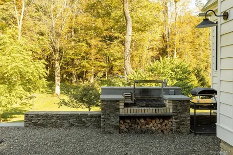 4-6 Old Primrose Hill Road Rhinebeck NY 12572