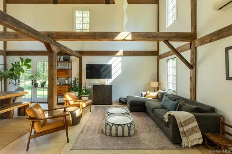 4-6 Old Primrose Hill Road Rhinebeck NY 12572