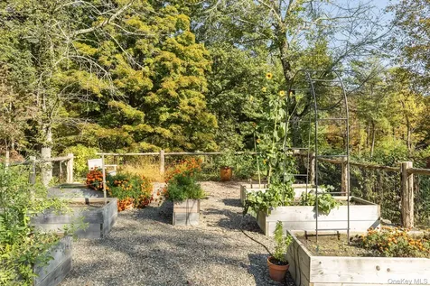 4-6 Old Primrose Hill Road Rhinebeck NY 12572
