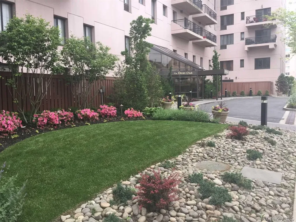 100 W Broadway Long Beach NY 11561