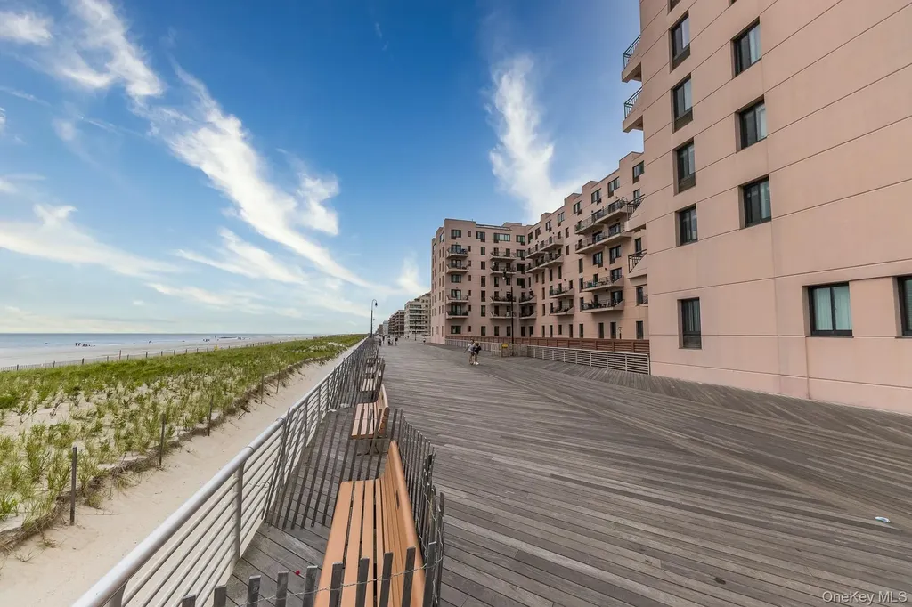 100 W Broadway Long Beach NY 11561
