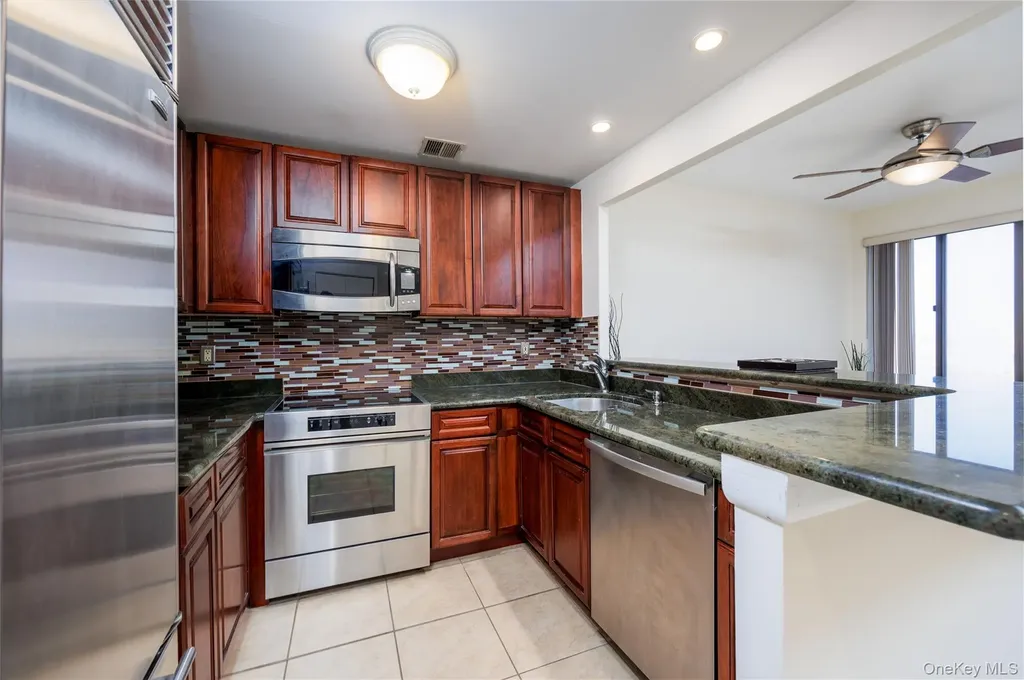 100 W Broadway Long Beach NY 11561