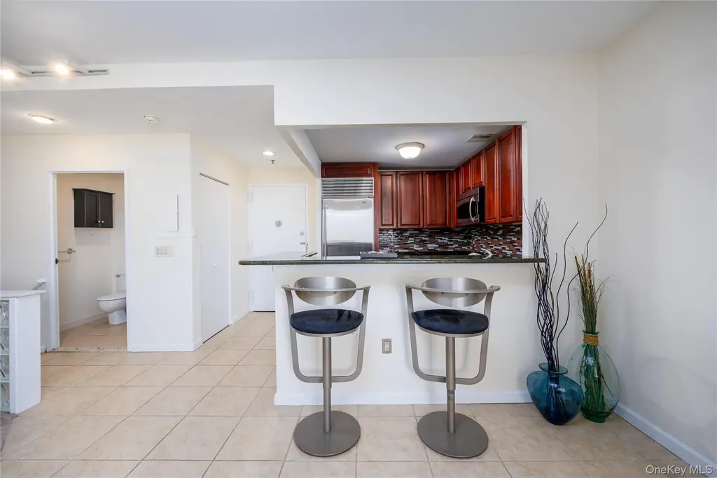 100 W Broadway Long Beach NY 11561