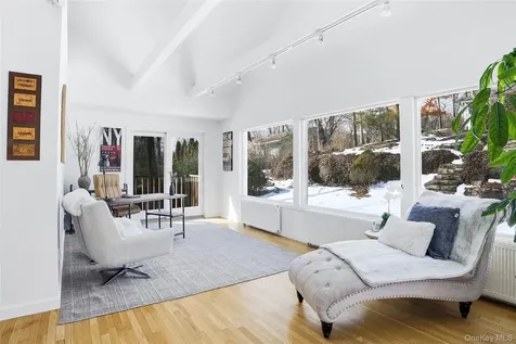 331 Old Colony Road Hartsdale NY 10530