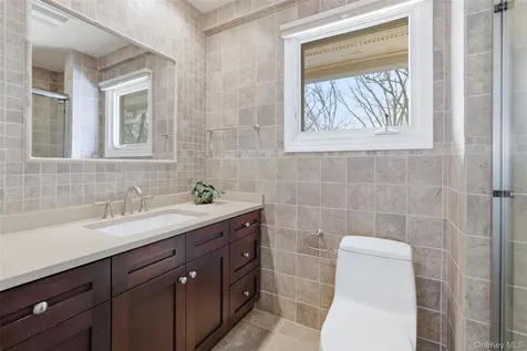 331 Old Colony Road Hartsdale NY 10530