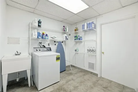 331 Old Colony Road Hartsdale NY 10530